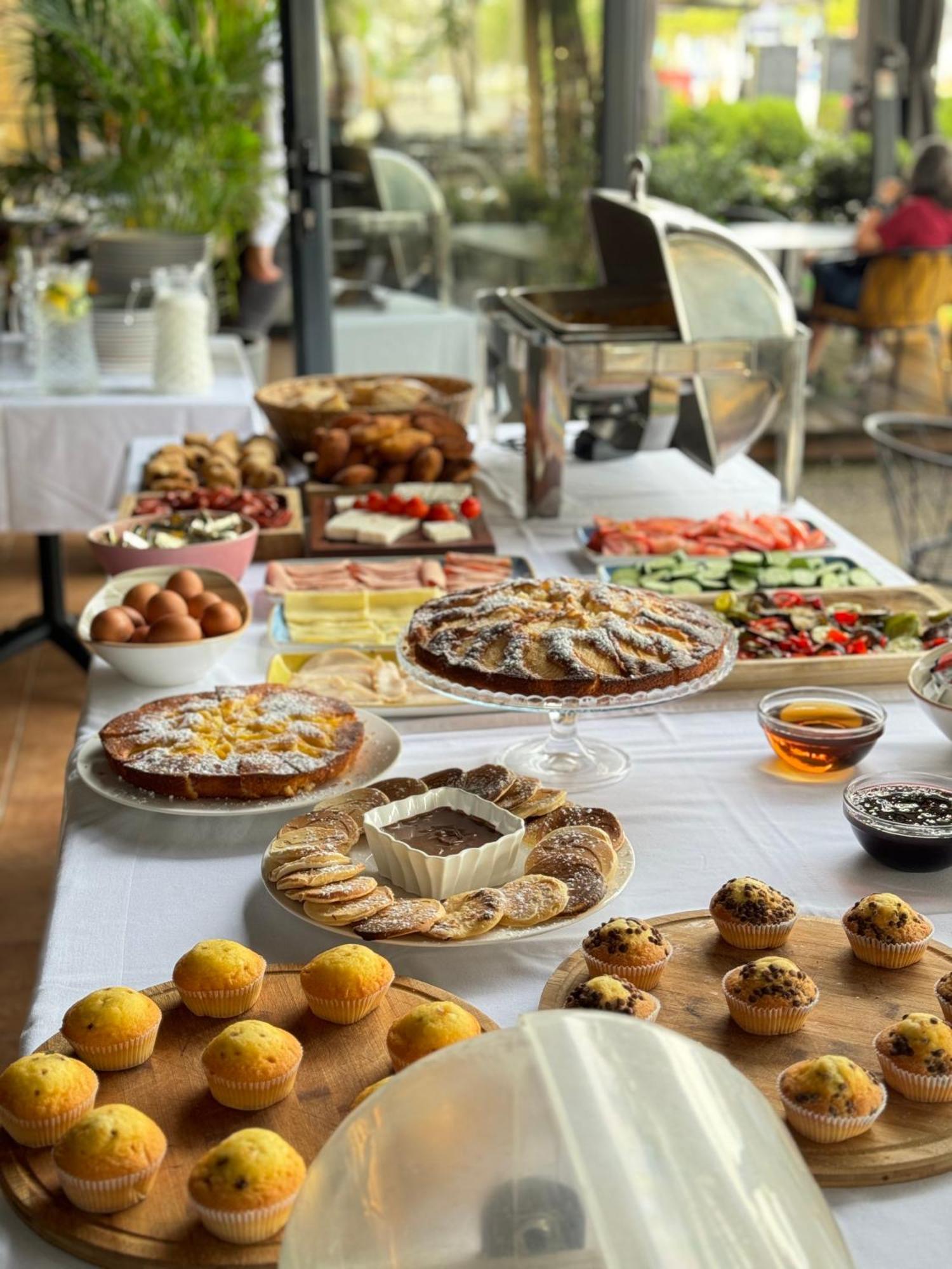 Hotel Patio Vlore Luaran gambar
